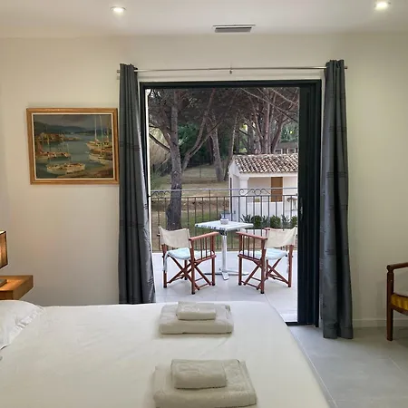 Loumar Bed & Breakfast 4*