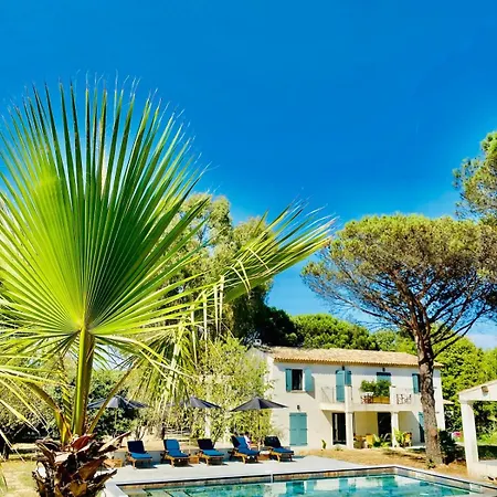 Loumar Oda ve Kahvaltı Saint-Tropez