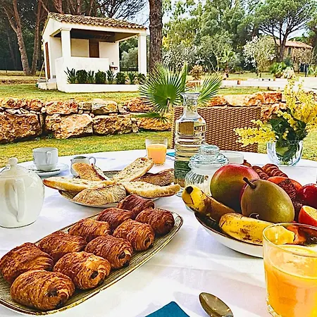 Loumar Bed & Breakfast *
