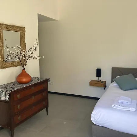 Loumar Bed & Breakfast *