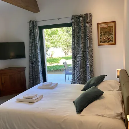Loumar Oda ve Kahvaltı Saint-Tropez