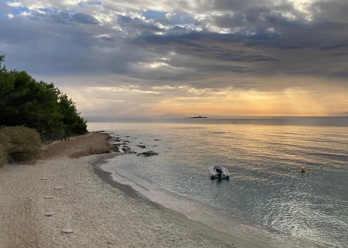 Loumar Bed & Breakfast 4*