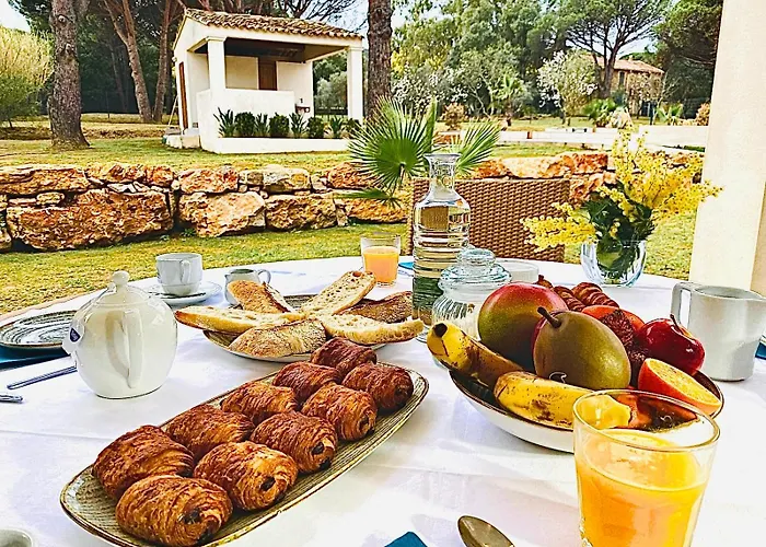 Loumar Bed & Breakfast 4*