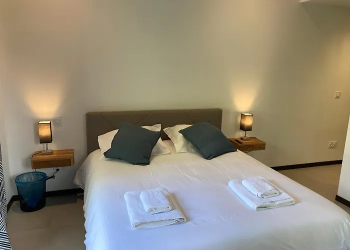 Loumar Bed & Breakfast 4*