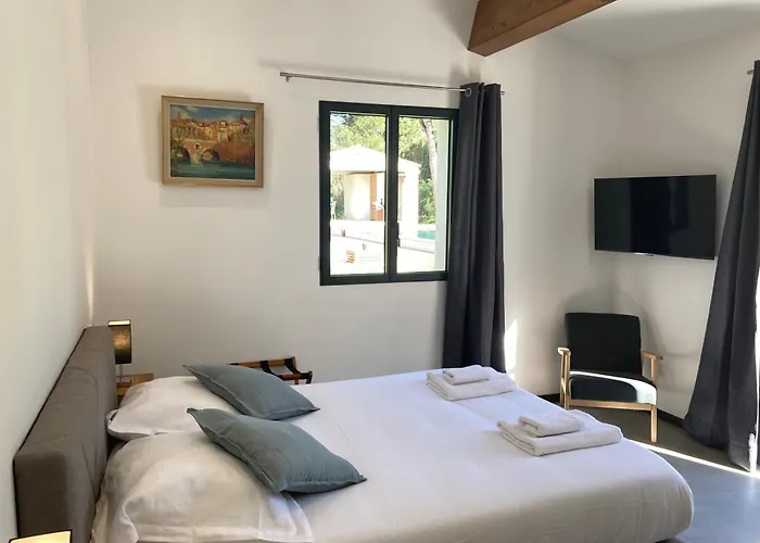 Loumar Bed & Breakfast 4*